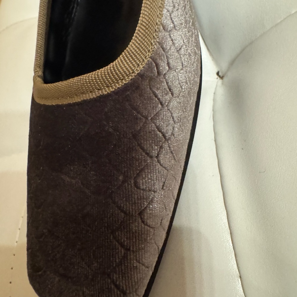 NWT. Chaira Biasi Women's Shoes in a box. Textile. True to size 6.5 or 6W - Picture 10 of 10